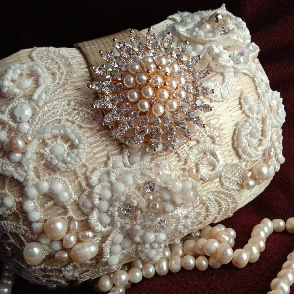 Reed clutch bg with beaded handmade embroidery